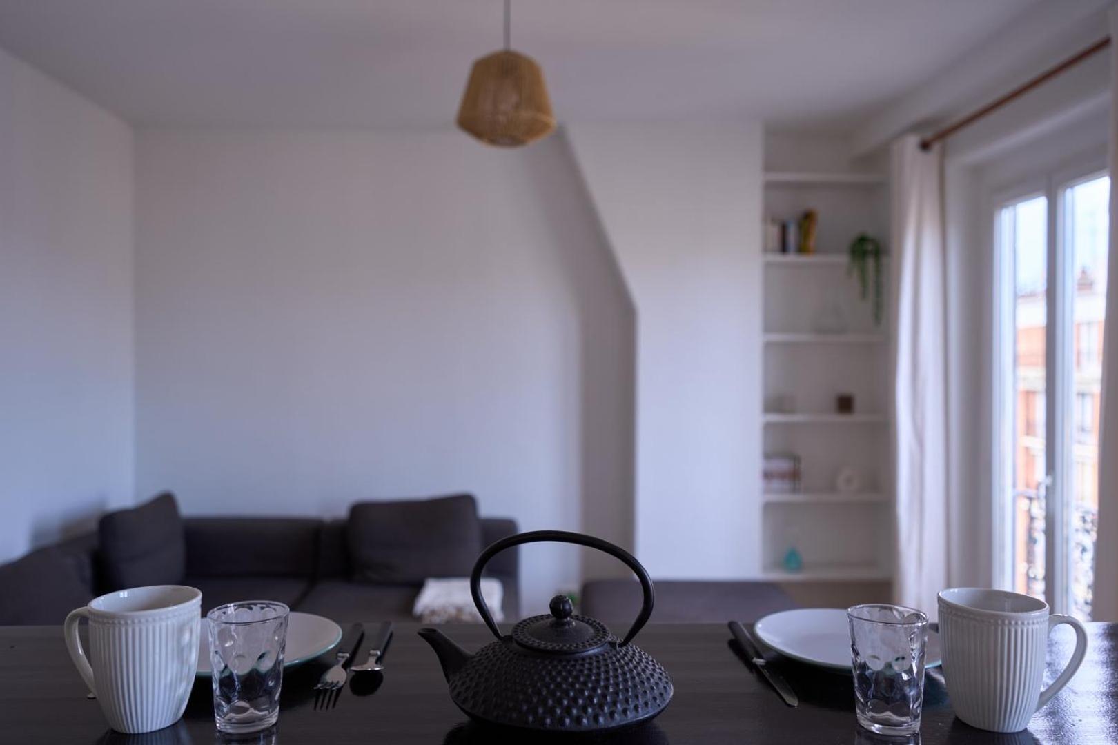 Bright 1br Parisian Retreat Italy Square | By Airnest Parijs