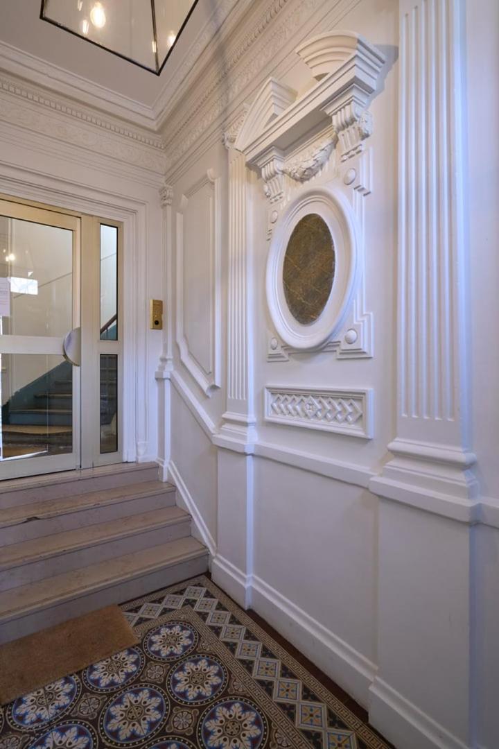 Bright 1br Parisian Retreat Italy Square | By Airnest