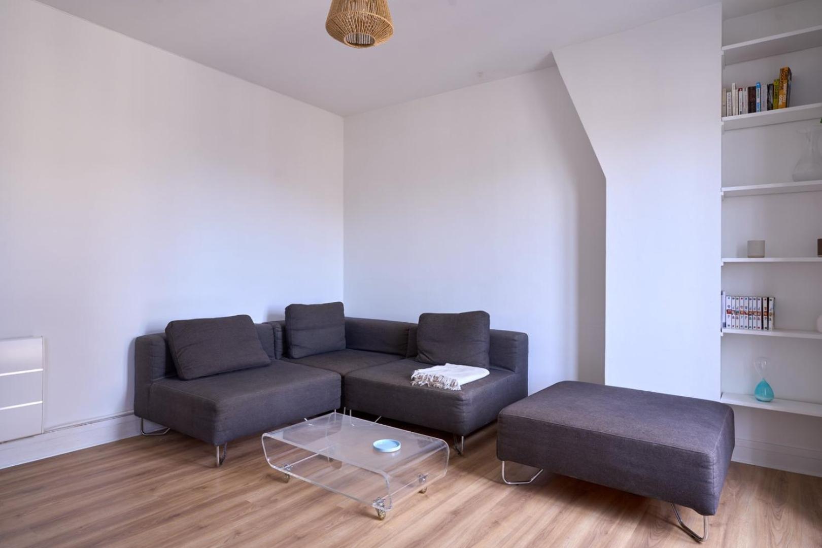 Bright 1br Parisian Retreat Italy Square | By Airnest Appartement