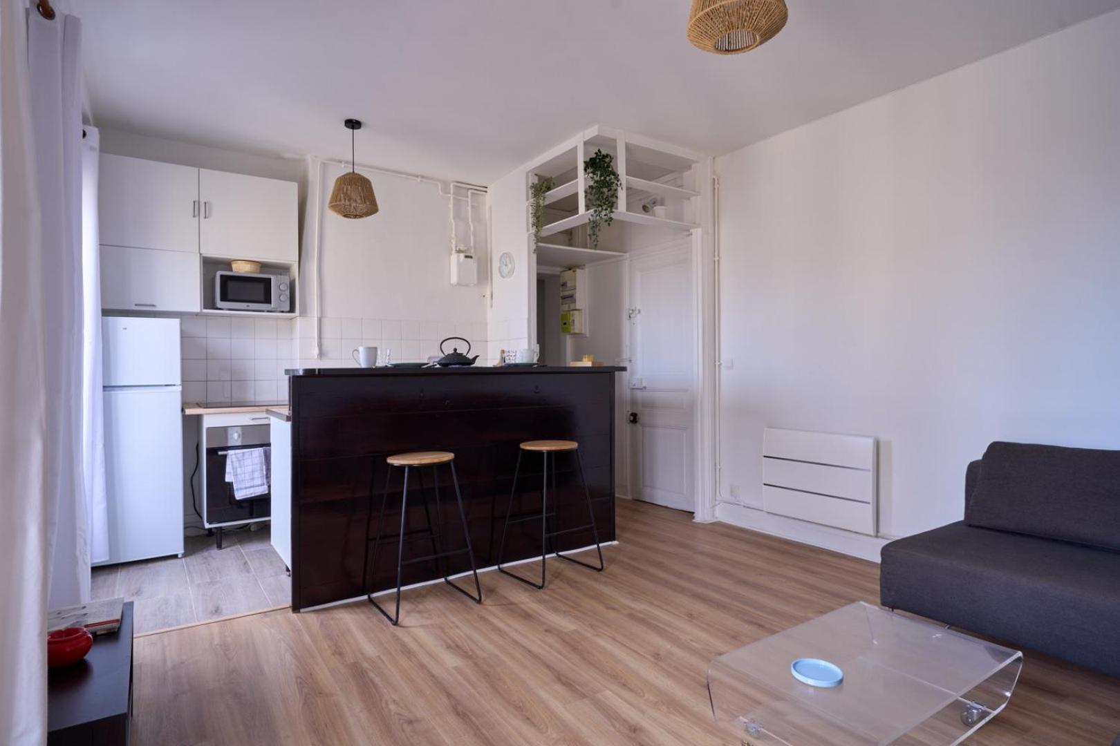 Bright 1br Parisian Retreat Italy Square | By Airnest *