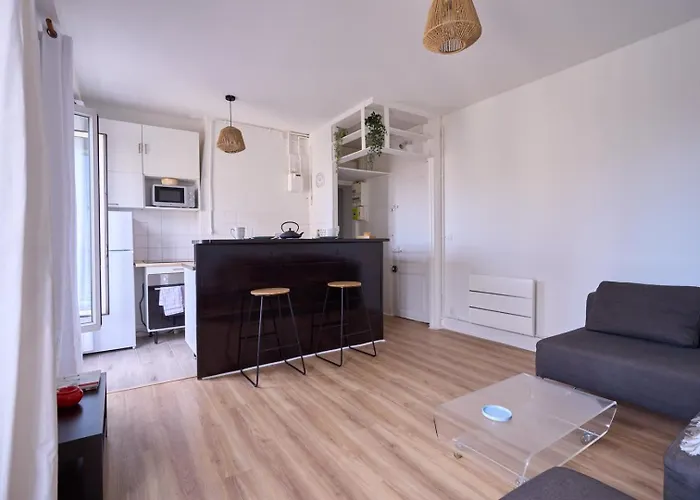 Bright 1Br Parisian Retreat Italy Square | By Airnest